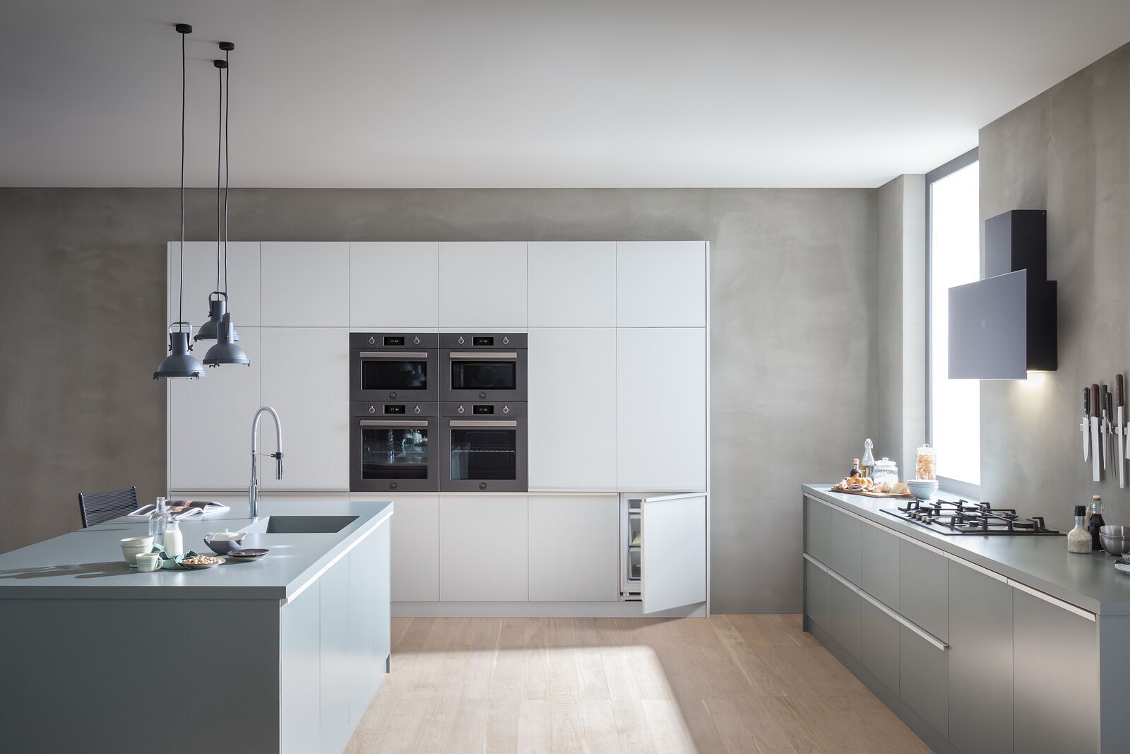 Встраиваемый холодильник 60 см Bertazzoni REF604BBNPTC